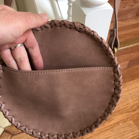 🚨AMERICAN EAGLE OUTFITTERS - Pink Crossbody - Picture 4 of 5